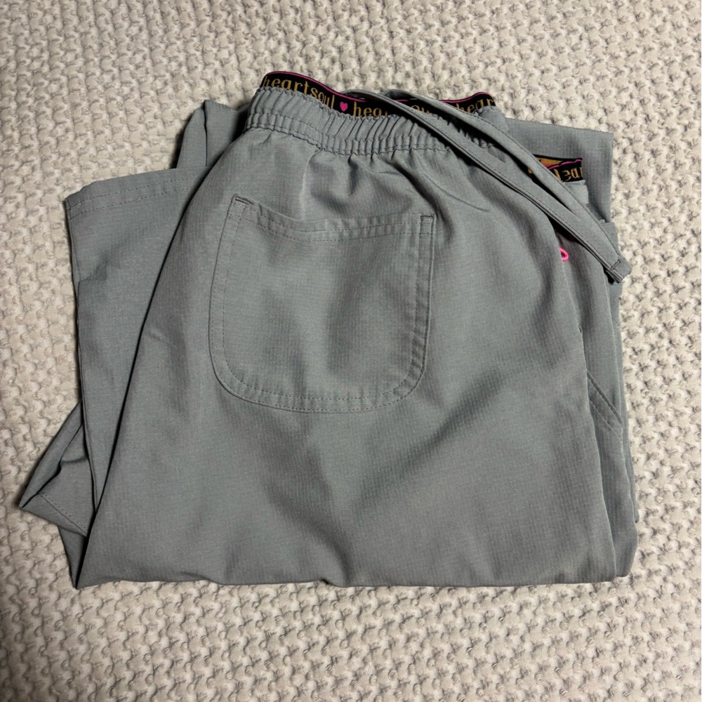 Women’s large heartsoul scrub pants